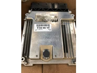 Motorni racunar 03L 906 022 B za Audi A4, A5, Q5 od 2007. do 2016. god.
