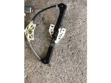 Zadnji desni podizac stakla za Audi A3 od 2013. do 2019. god.