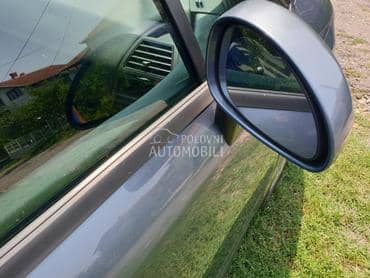 desni retrovizor za Citroen C4