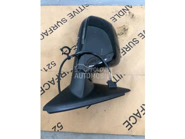 Desni retrovizor za Audi Q3 od 2011. do 2017. god.