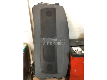 Mrezica na dasci iznad gepeka za Audi A4 od 2007. do 2012. god.