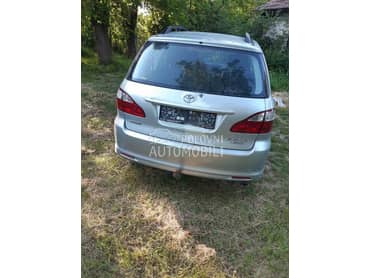 kuka za Toyota Avensis Verso