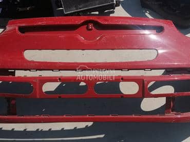 Prednji branik crveni za Fiat 500L od 2012. do 2017. god.