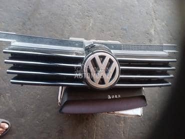 ukrasna maska za Volkswagen Bora od 2001. do 2004. god.