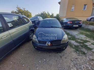 Renault Clio 2004. god. -  kompletan auto u delovima