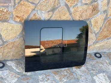 Desno bočno staklo za Volkswagen Caddy od 2010. do 2015. god.