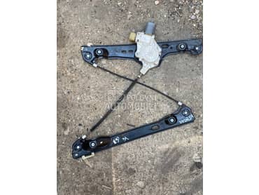 Vozacev podizac e90/91 za BMW 318, 320, 325 ... od 2005. do 2011. god.