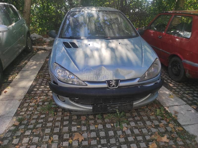 Peugeot 206 XS 2001. god. -  kompletan auto u delovima