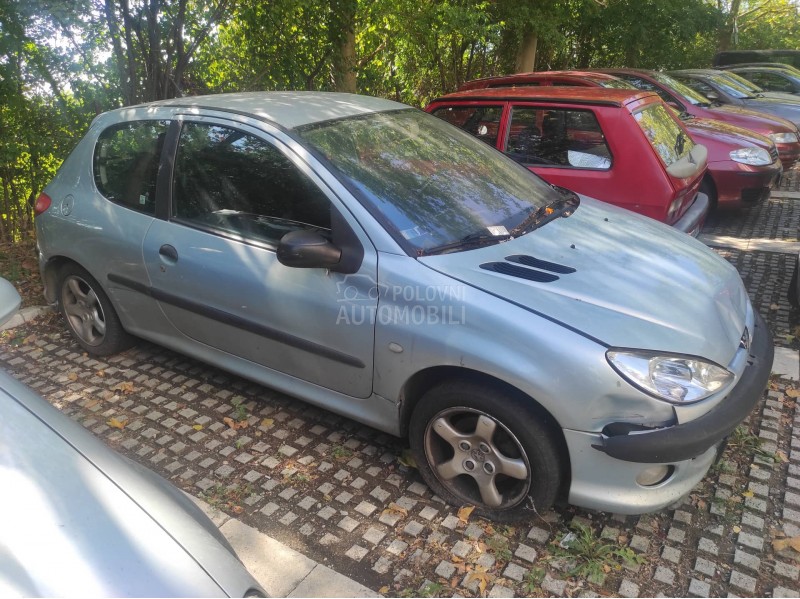 Peugeot 206 XS 2001. god. -  kompletan auto u delovima