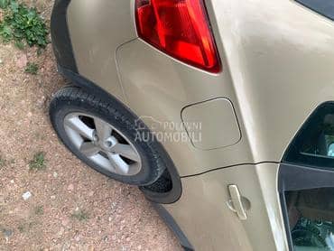 poklopac rezervoara za Nissan Qashqai od 2006. do 2010. god.