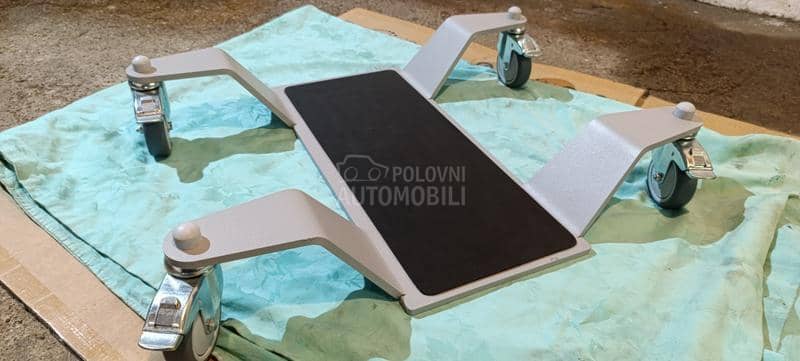 Platforma za pomeranje motora