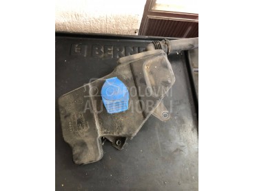 Boca za tecnost za brisace za Audi A7 od 2010. do 2017. god.