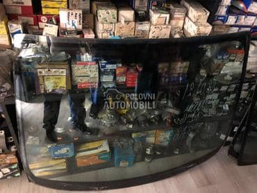 Auto staklo (šoferšajbna, proz za Ford Fiesta od 2008. do 2012. god.