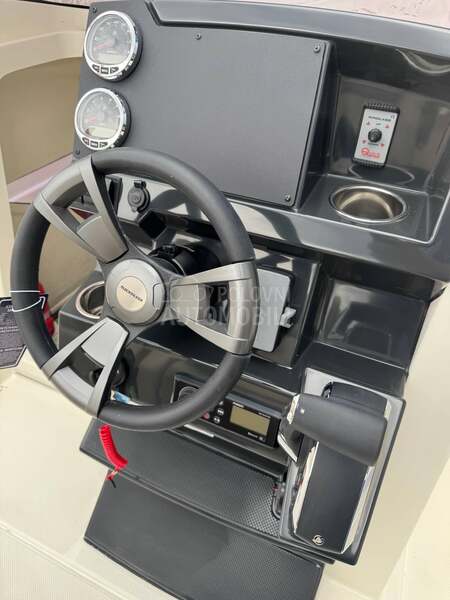 Quicksilver 705 Open i Mercury 200 ks