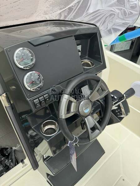 Quicksilver 705 Open i Mercury 200 ks
