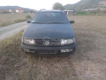 Volkswagen Passat B4 -  kompletan auto u delovima