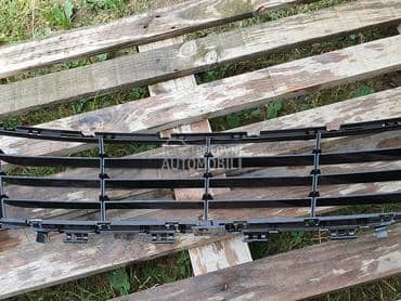 rešetka branika f48 za BMW X1