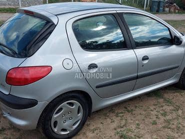 Zadnja desna vrata eycc boja za Peugeot 206