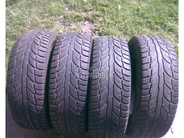 Cooper 235/70 R16 Zimska
