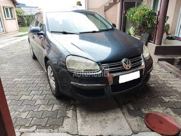 Volkswagen Jetta 1.6 -  kompletan auto u delovima