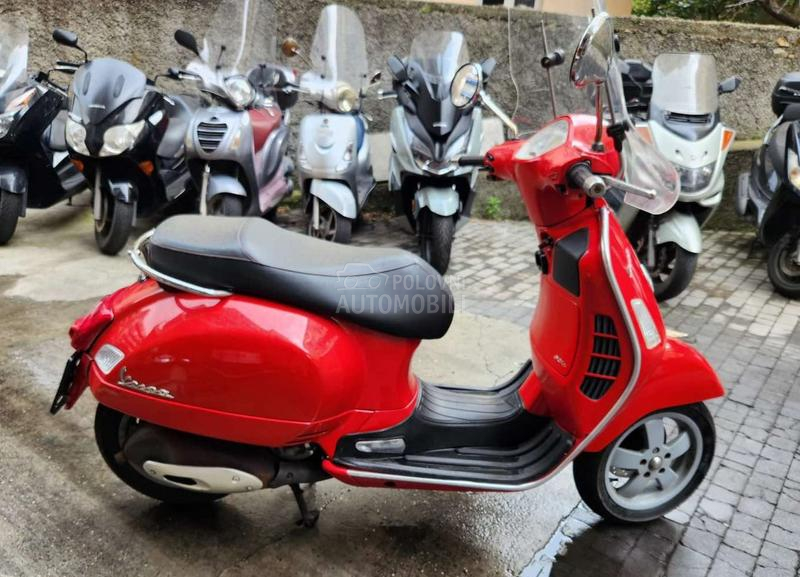 Vespa Gts 250