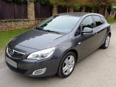 Opel Astra J -  kompletan auto u delovima