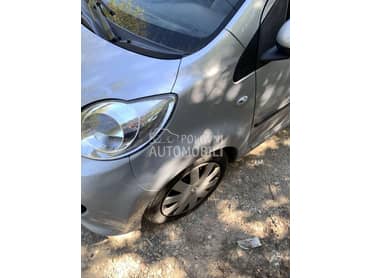 levo krilo za Peugeot 107 od 2005. do 2010. god.