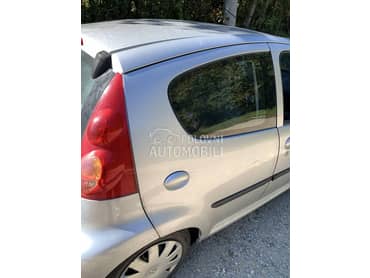 zadnja desna vrata za Peugeot 107 od 2005. do 2010. god.