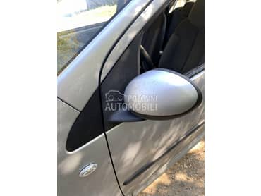 levi retrovizor za Peugeot 107 od 2005. do 2010. god.