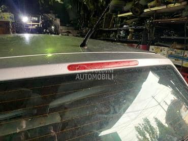 Trece stop svetlo za Volkswagen Polo od 2000. do 2001. god.