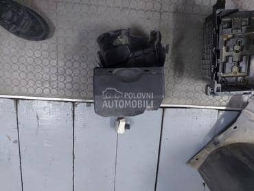 Poklopac akumulatora za Peugeot 207