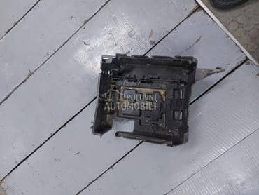 Kuciste nosac akumulatora za Peugeot 207