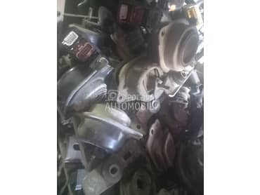 mosac motora za Renault Laguna od 2001. do 2013. god.