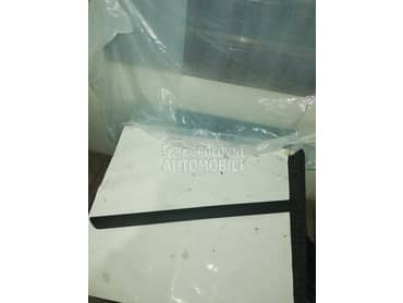 Lajsna zadnjih desnih vrata za Škoda Octavia od 2004. do 2013. god.