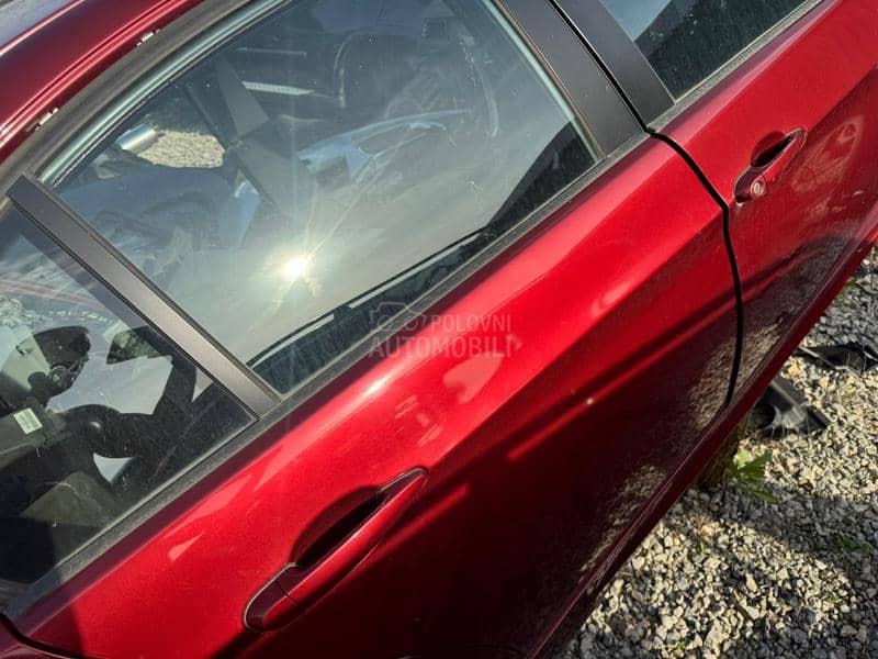 KRILO Vrata Hauba polustranica