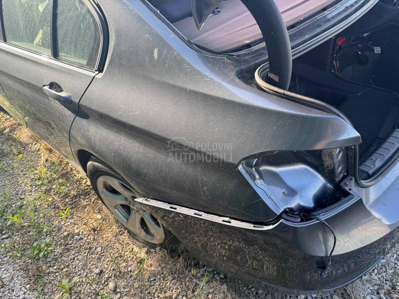 KRILO Vrata Hauba polustranica