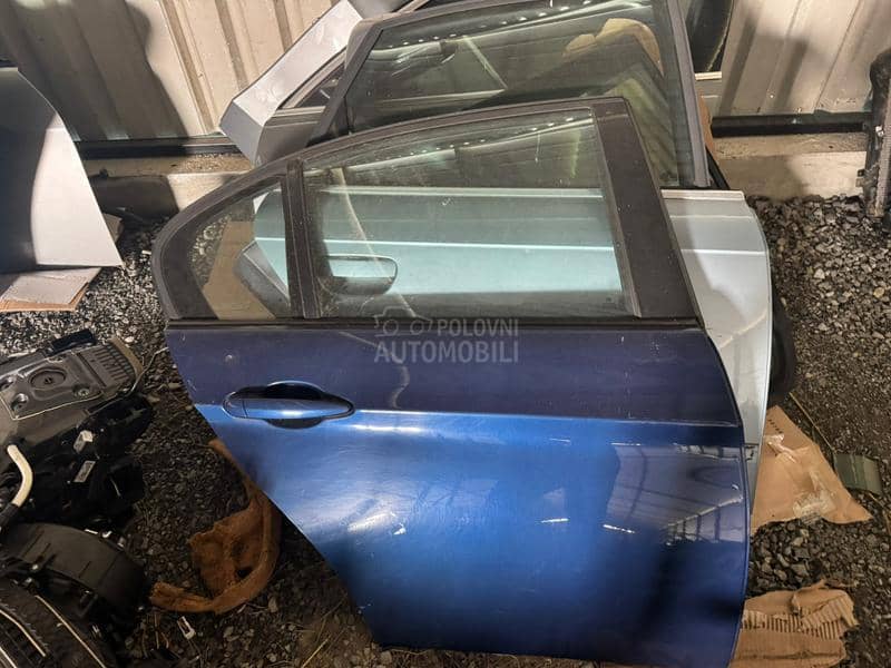 KRILO Vrata Hauba polustranica