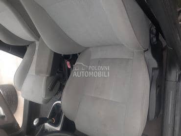 alfa 147 enterier za Alfa Romeo 147 od 2000. do 2010. god.