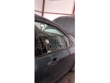 Prednje desno staklo za Ford Focus od 1998. do 2004. god.
