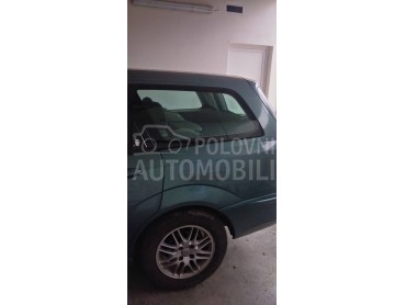 Levo staklo gepeka karavan za Ford Focus od 1998. do 2004. god.