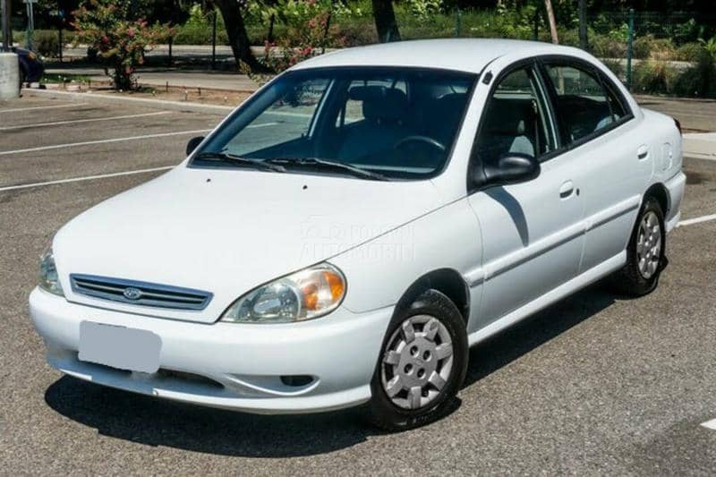 Kia Rio 2000. god. -  kompletan auto u delovima