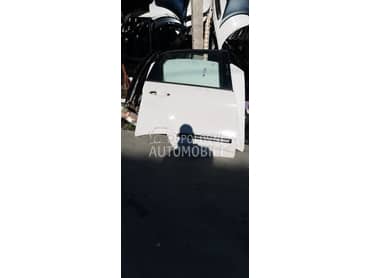 Zadnja desna vrata bela za Fiat 500L od 2012. do 2021. god.