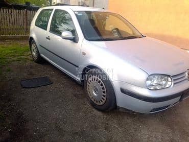 Volkswagen Golf 4 2001. god. -  kompletan auto u delovima