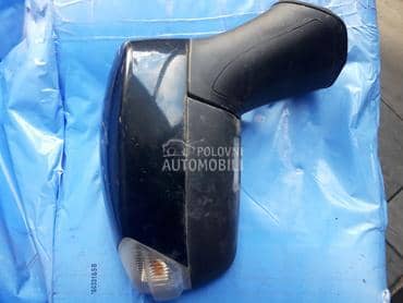 Retrevizor za Ford Kuga od 2008. do 2012. god.