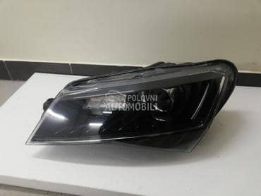 Levi far za Škoda Superb