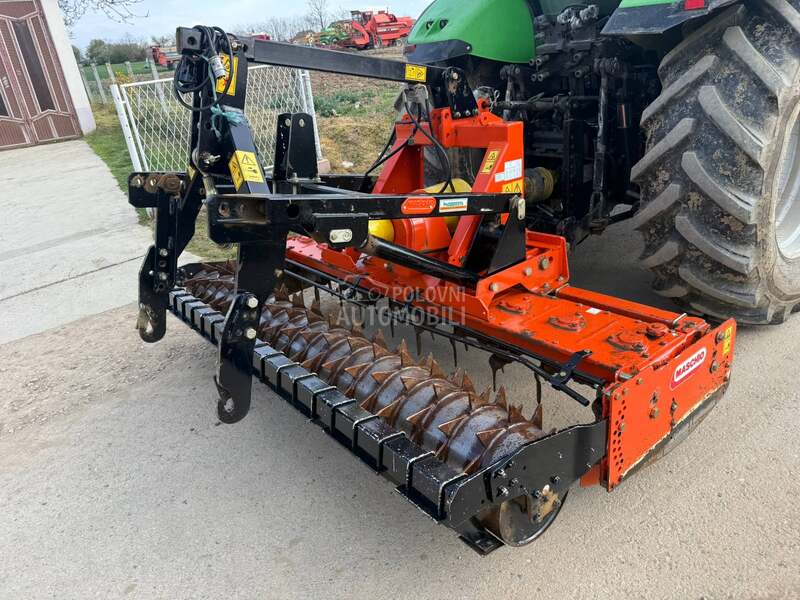 Kuhn mashio   2. 5  i 3 m