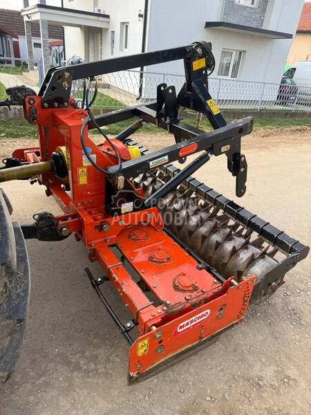 Kuhn mashio   2. 5  i 3 m