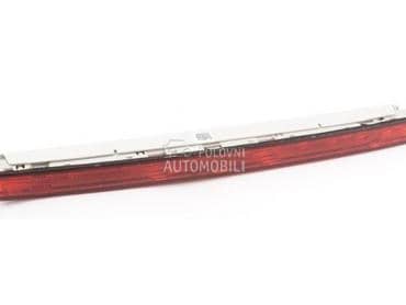 Trece stop svetlo za Chrysler 300M, 200C, 300C ... od 1990. do 2022. god.