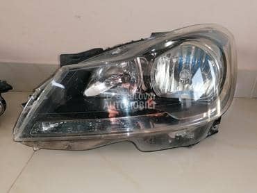 desni far za Mercedes Benz C 160, C 180, C 200 ... od 2011. do 2015. god.