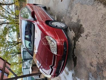 Delovi c5 za Citroen C5 od 2001. do 2008. god.